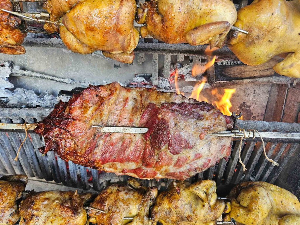 Pollo cocinado en horno de brasa - Restaurante El Fornet - Estartit